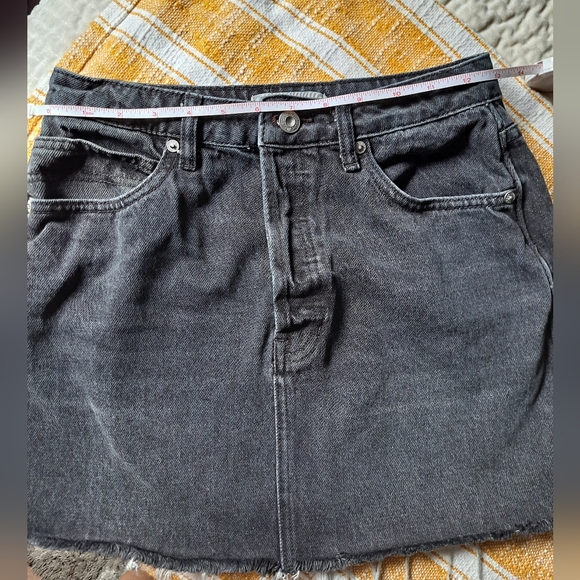 ✨️Free People Rugged A-Line Washed Women's Black Denim Mini Skirt/ Size:… - Picture 5 of 10